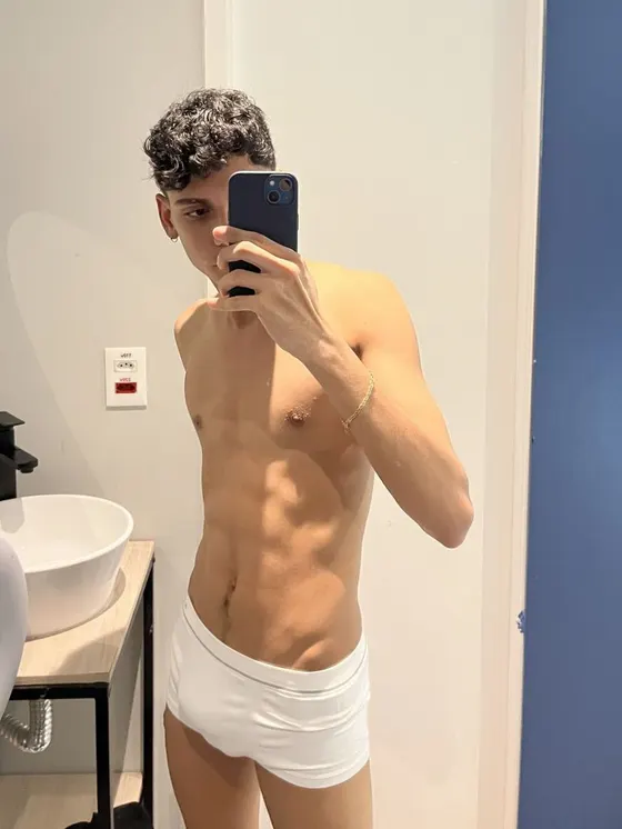 Theo, Brazilian male escort in Dubai โ photo 6