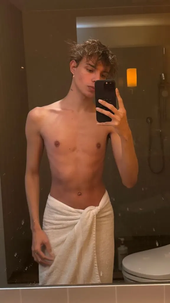 Theo, male escort in Dubai