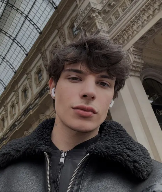 Theo, male escort in Dubai โ photo 3