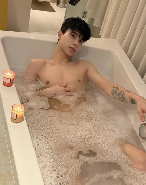 Theo, Brazilian male escort in Dubai โ photo 11
