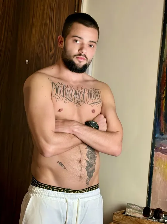 Theo, Russian male escort in Dubai โ photo 11
