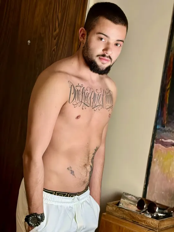 Theo, Russian male escort in Dubai โ photo 13