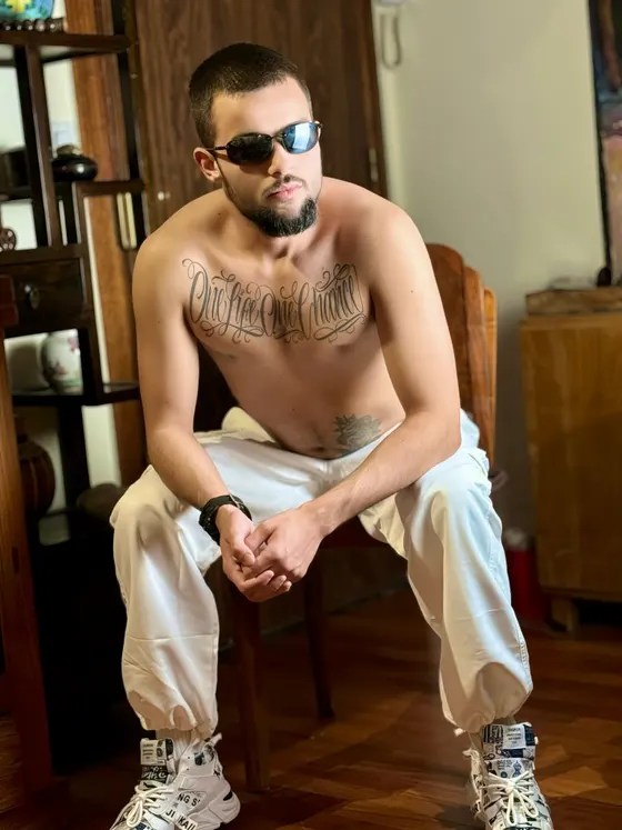Theo, Russian male escort in Dubai โ photo 7