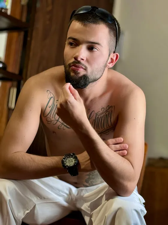 Theo, Russian male escort in Dubai โ photo 9
