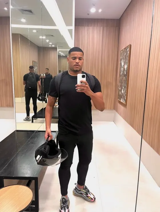 Victor, Brazilian male escort in Dubai โ photo 8