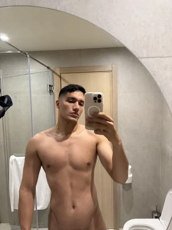 Victor, male escort in Dubai โ photo 2