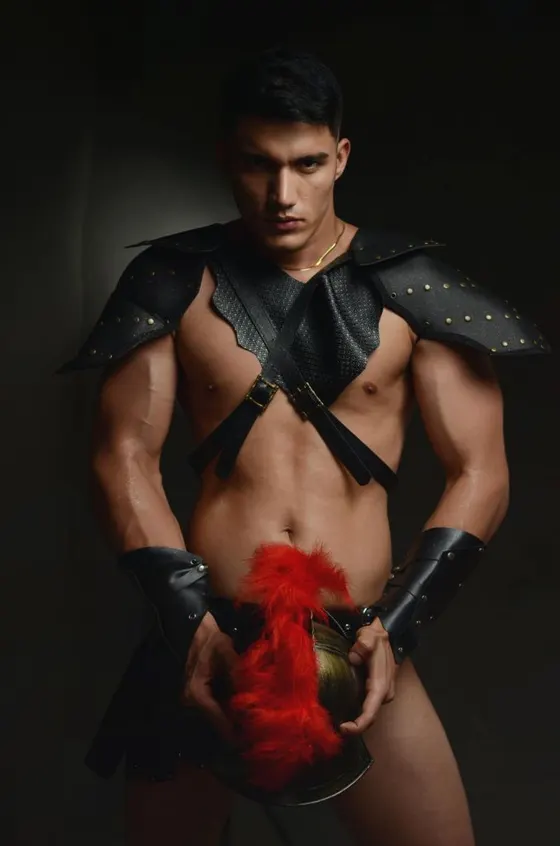 Victor, male escort in Dubai โ photo 3
