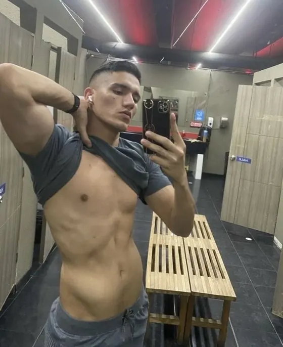 Victor, male escort in Dubai โ photo 5