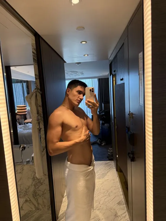 Victor, male escort in Dubai โ photo 6