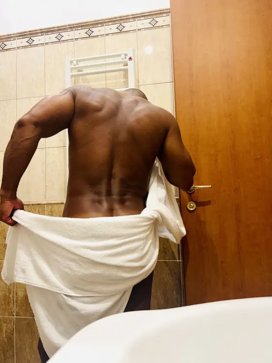 Vince, Brazilian male escort in Dubai โ photo 6