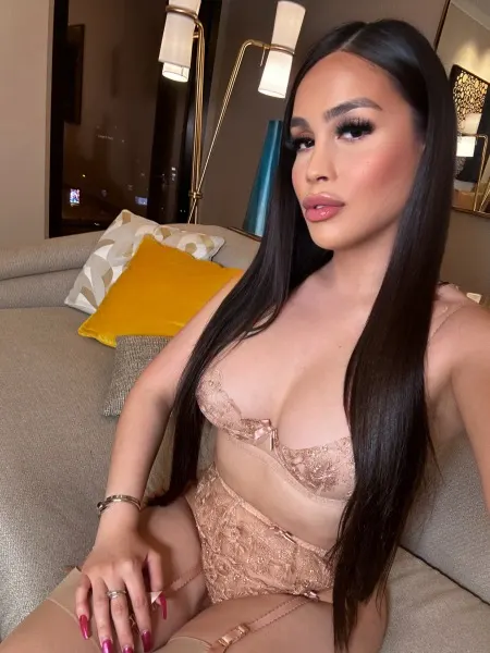 Alessia, trans escort in Dubai โ photo 2