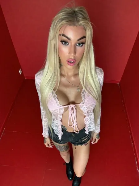 Aline, Russian trans escort in Dubai โ photo 11