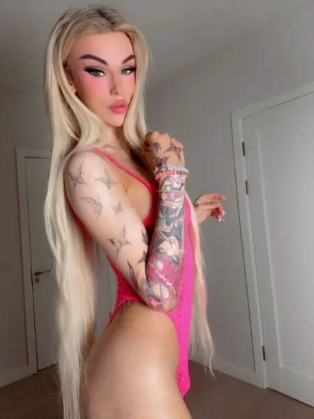 Aline, Russian trans escort in Dubai โ photo 9
