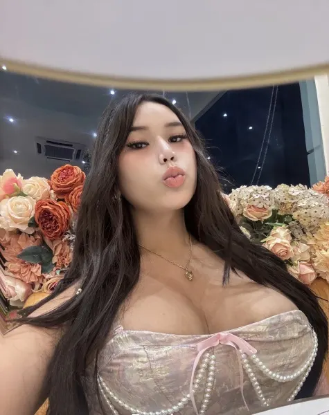 Aline, Asian trans escort in Dubai โ photo 6