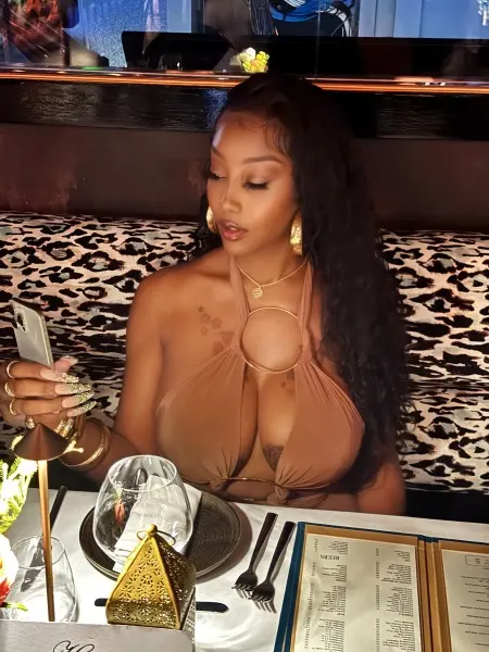 Amanda, Brazilian trans escort in Dubai โ photo 11