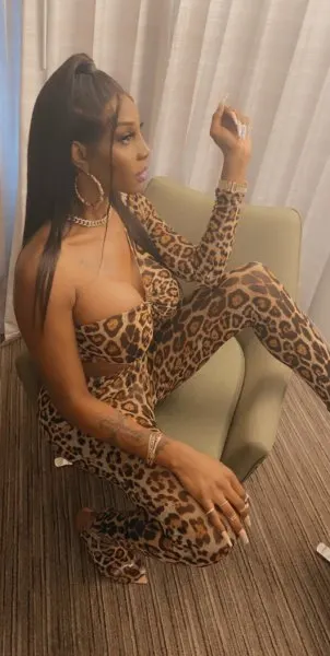 Amanda, Brazilian trans escort in Dubai โ photo 3
