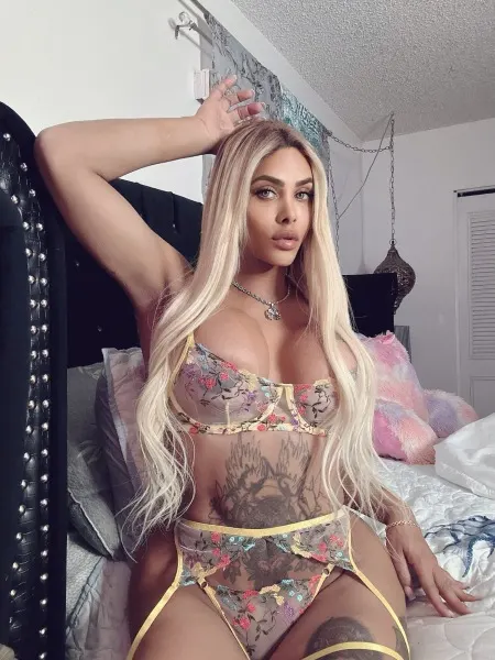 Amanda, Brazilian trans escort in Dubai โ photo 18