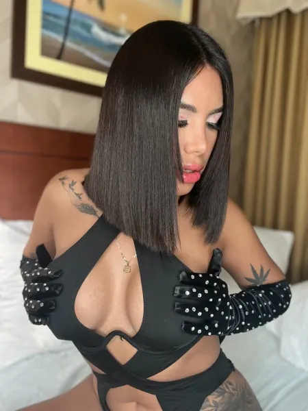 Angel, Brazilian trans escort in Dubai โ photo 9