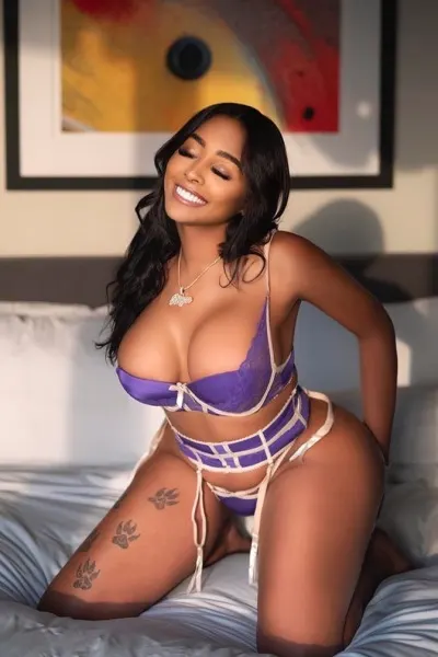 Angel, Brazilian trans escort in Dubai โ photo 11