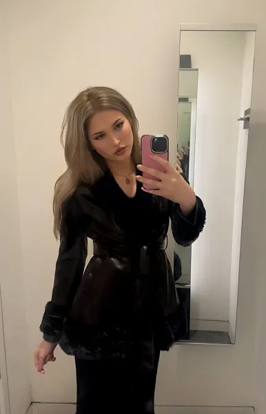 Bella, trans escort in Dubai โ photo 2