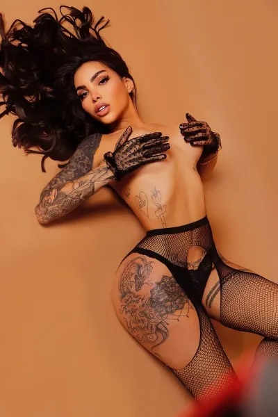 Bella, Brazilian trans escort in Dubai โ photo 10