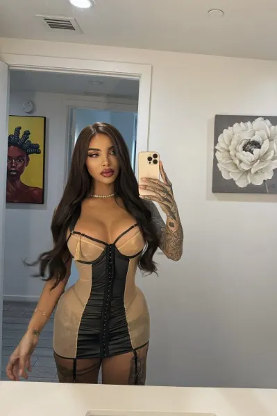 Bella, Brazilian trans escort in Dubai โ photo 9