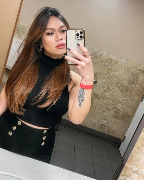 Bella, Asian trans escort in Dubai โ photo 9