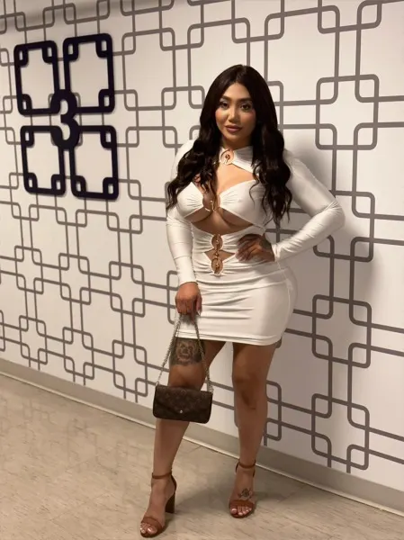 Bianca, Brazilian trans escort in Dubai โ photo 9