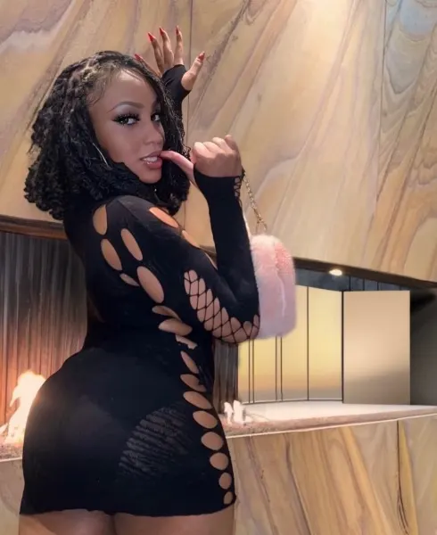 Bianca, Brazilian trans escort in Dubai — photo 7