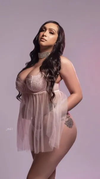 Camila, Brazilian trans escort in Dubai โ photo 4
