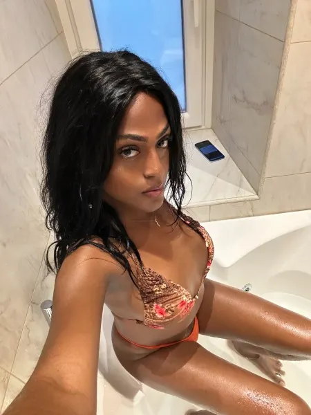 Camila, Brazilian trans escort in Dubai โ photo 12