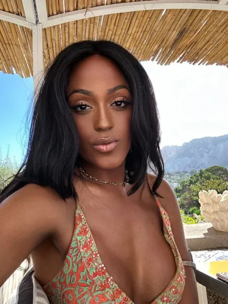 Camila, Brazilian trans escort in Dubai โ photo 14