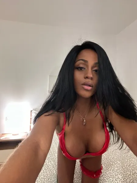 Camila, Brazilian trans escort in Dubai โ photo 2