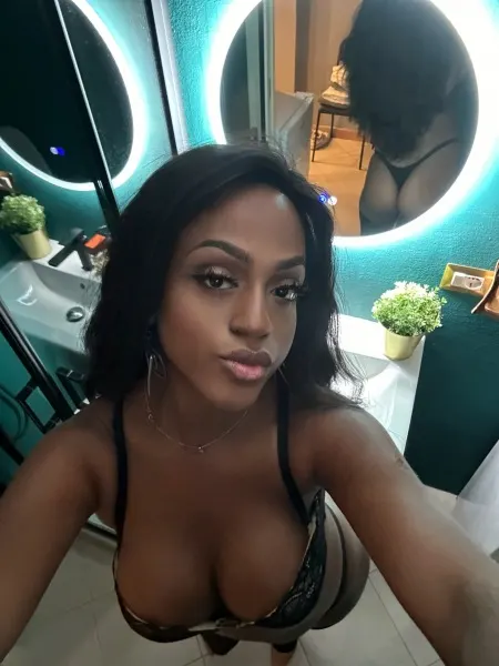 Camila, Brazilian trans escort in Dubai โ photo 4
