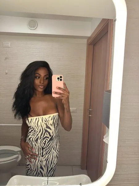 Camila, Brazilian trans escort in Dubai โ photo 9