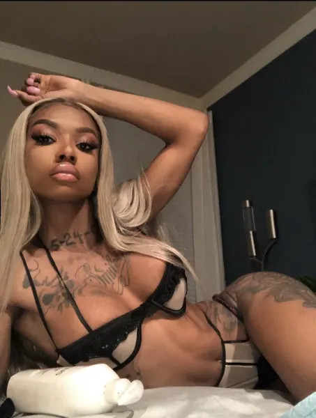 Camila, Brazilian trans escort in Dubai โ photo 2