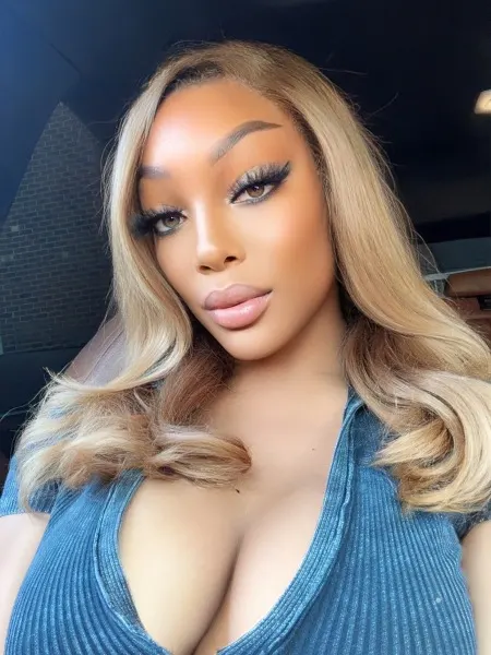 Cris, Brazilian trans escort in Dubai