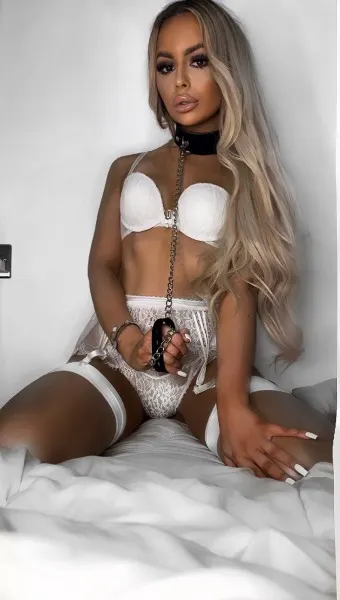 Cris, Russian trans escort in Dubai โ photo 8