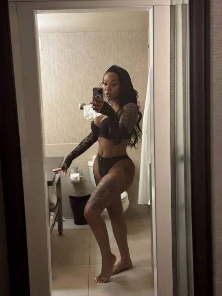 Emanuelly, Brazilian trans escort in Dubai โ photo 11