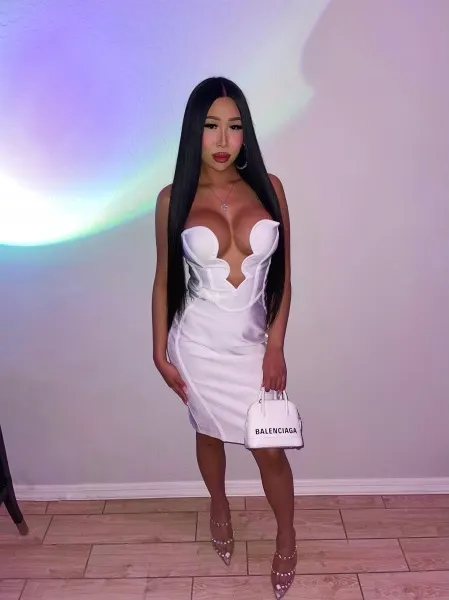 Fabiana, Asian trans escort in Dubai โ photo 15
