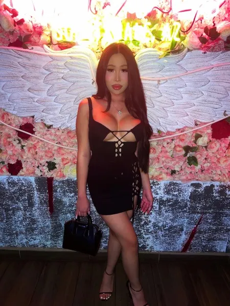 Fabiana, Asian trans escort in Dubai โ photo 9