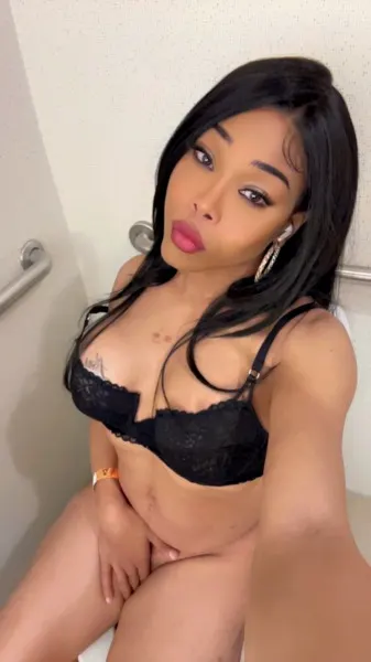 Fernanda, Asian trans escort in Dubai โ photo 13