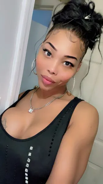 Fernanda, Asian trans escort in Dubai โ photo 6
