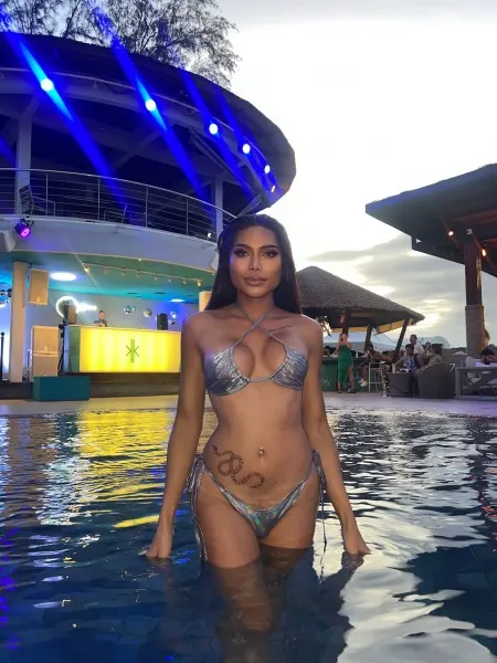 Gabi, Asian trans escort in Dubai โ photo 3