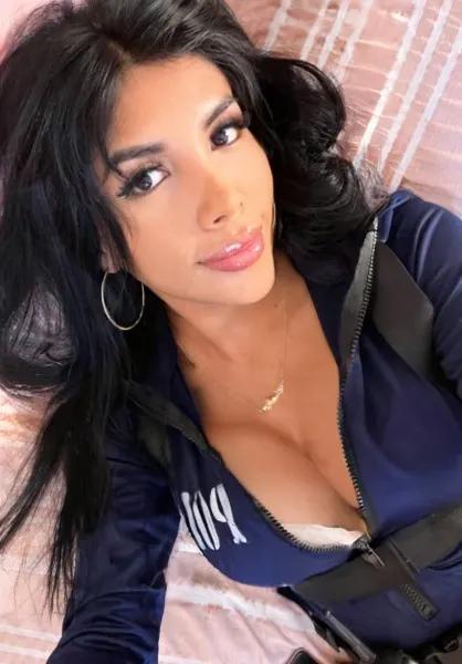 Gabi, Indian trans escort in Dubai โ photo 13