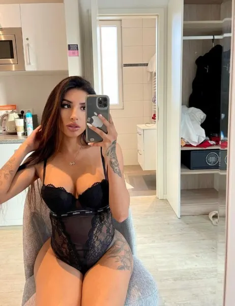 Gabi, Indian trans escort in Dubai โ photo 9