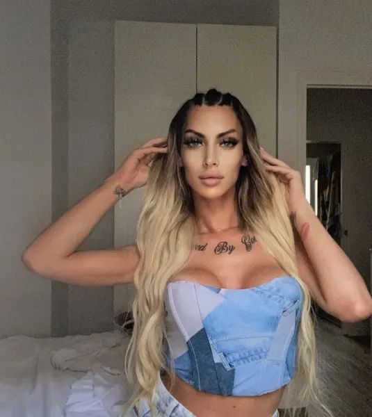 Gia, Brazilian trans escort in Dubai โ photo 15
