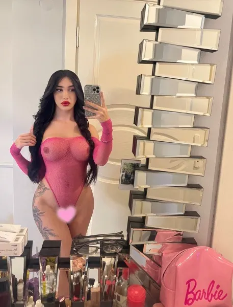 Gia, Brazilian trans escort in Dubai โ photo 10
