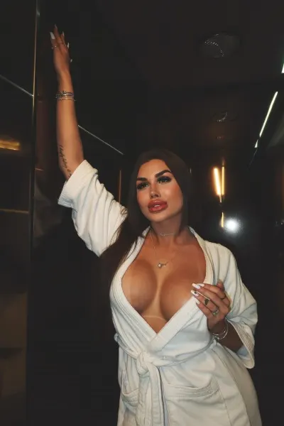 Hanna, trans escort in Dubai โ photo 15