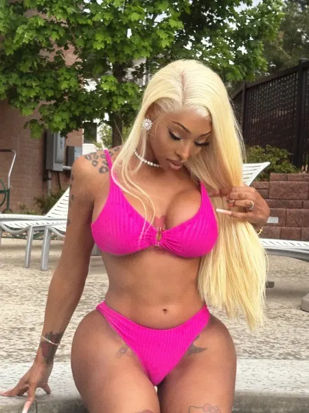 Isabella, Brazilian trans escort in Dubai โ photo 15